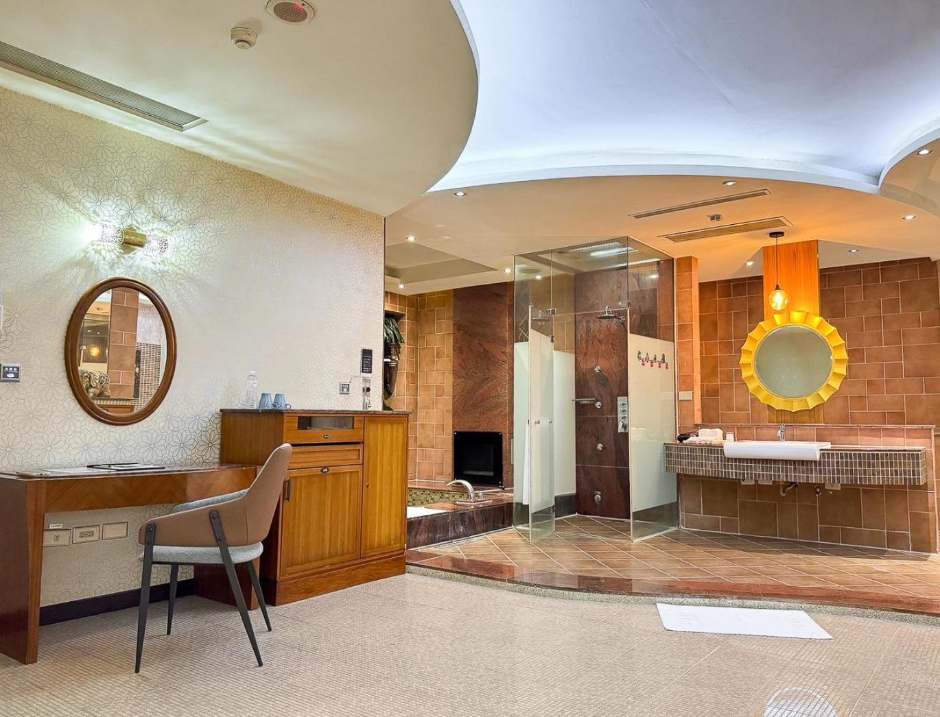 All-Ur Boutique Motel -Chia Yi Branch Цзяи Экстерьер фото