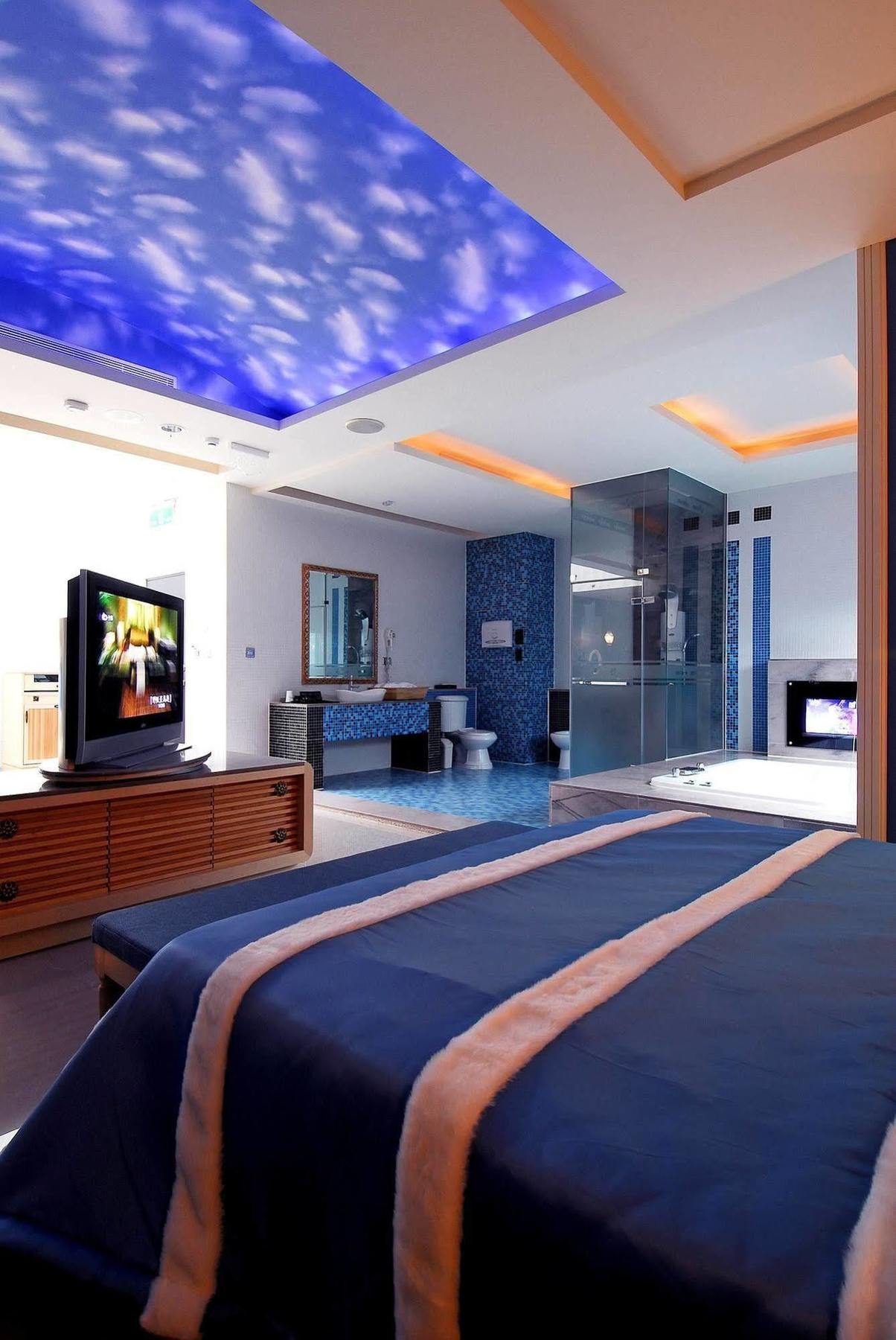 All-Ur Boutique Motel -Chia Yi Branch Цзяи Экстерьер фото