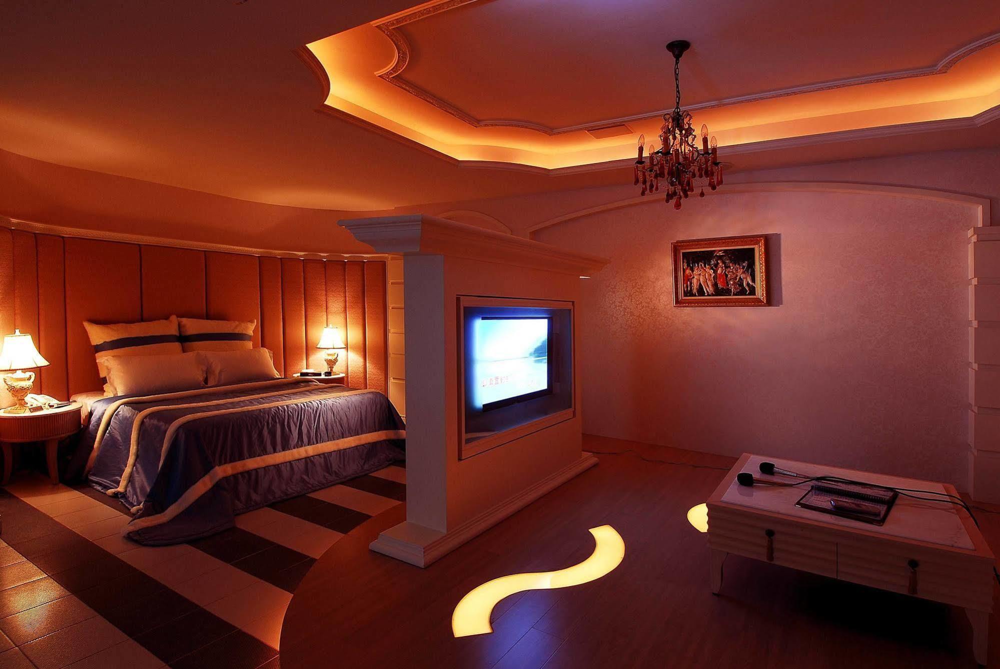 All-Ur Boutique Motel -Chia Yi Branch Цзяи Экстерьер фото