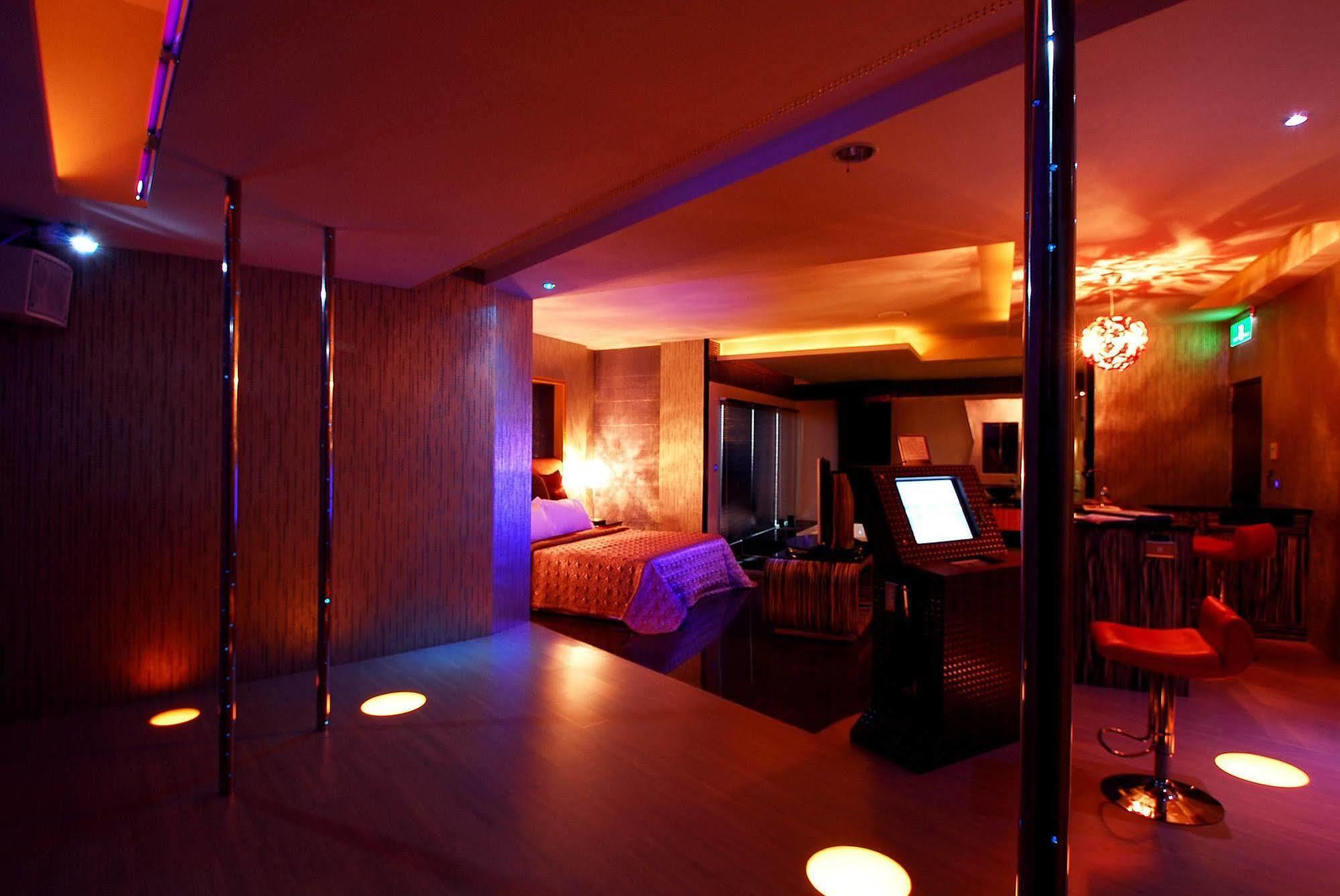All-Ur Boutique Motel -Chia Yi Branch Цзяи Экстерьер фото