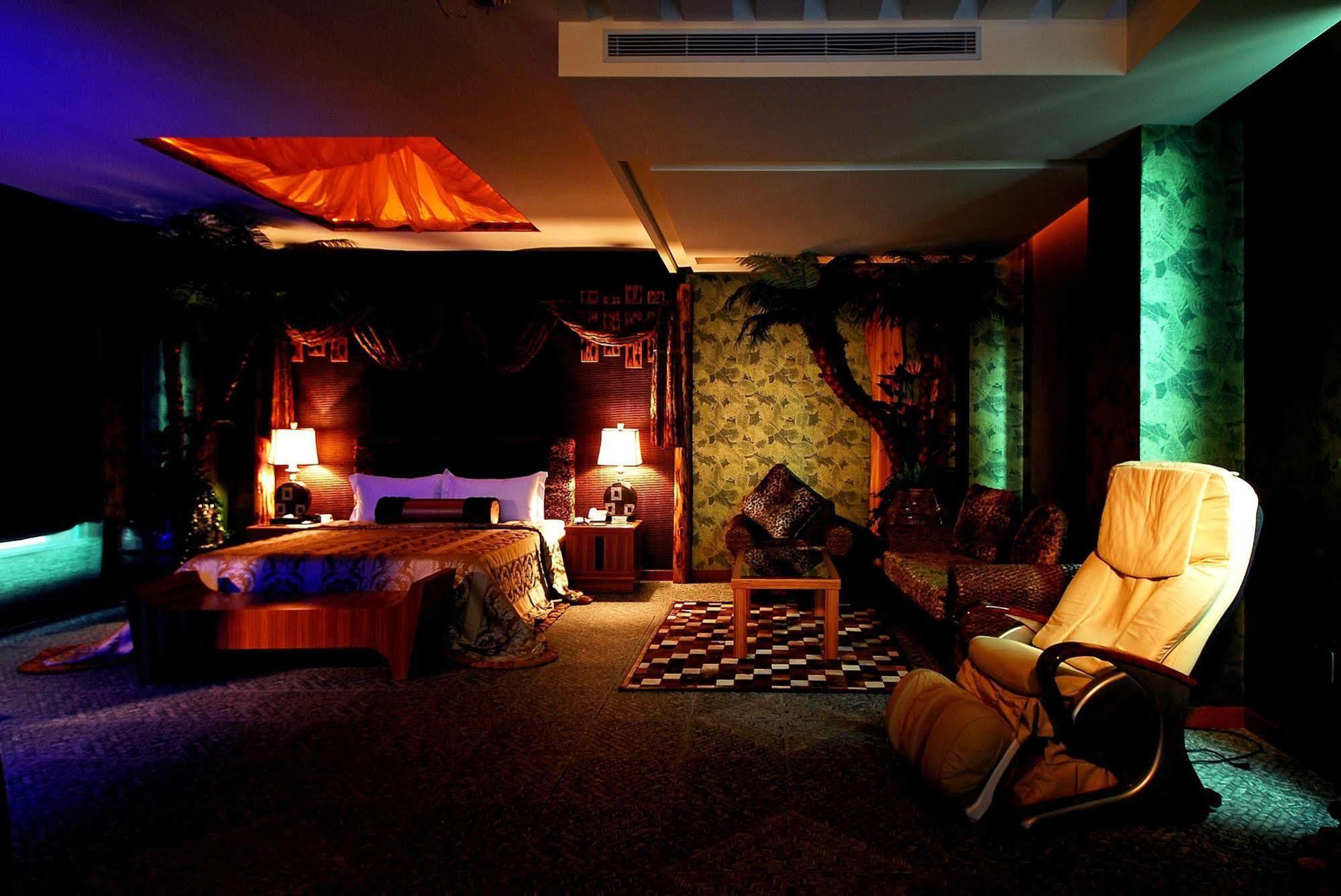 All-Ur Boutique Motel -Chia Yi Branch Цзяи Экстерьер фото