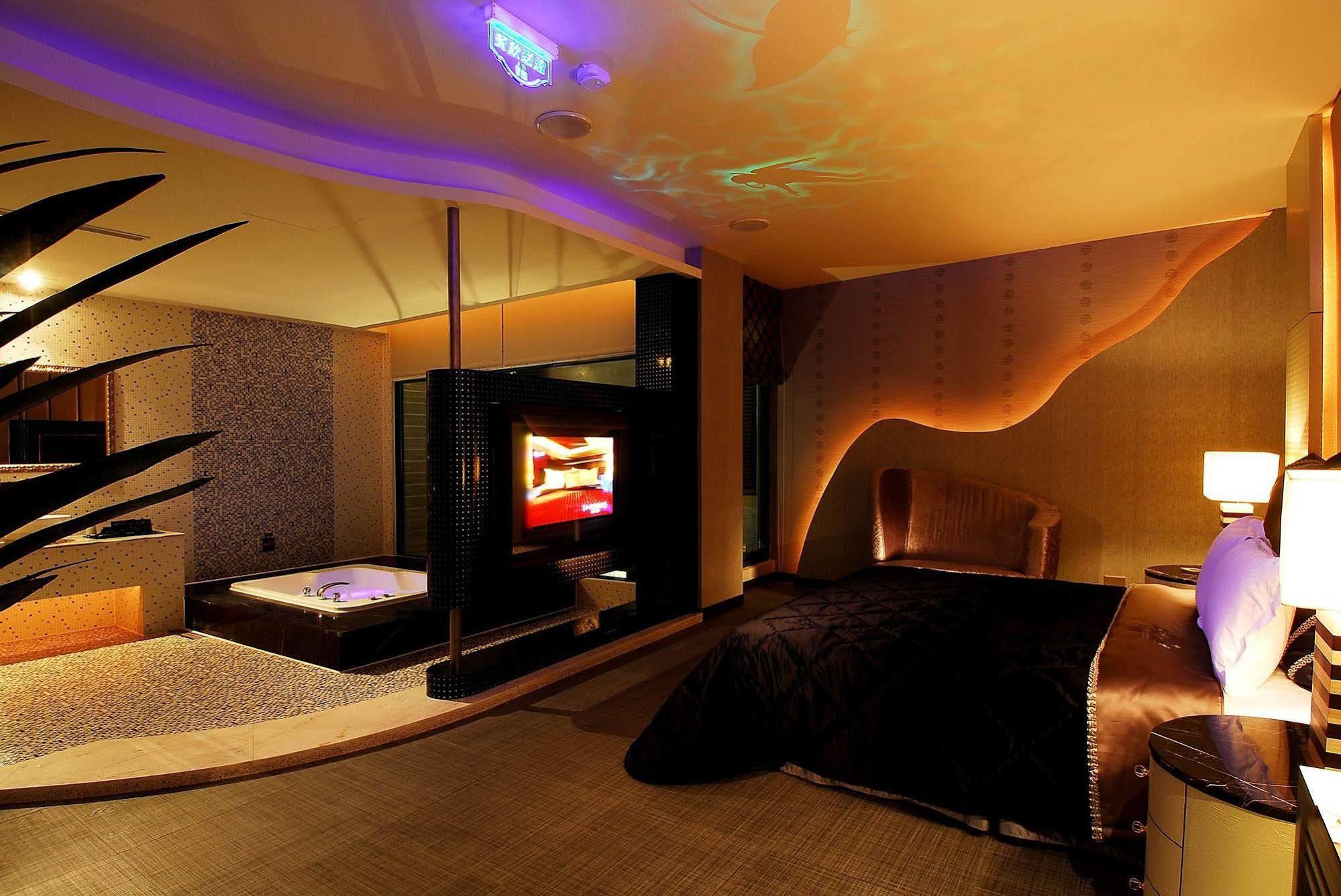 All-Ur Boutique Motel -Chia Yi Branch Цзяи Экстерьер фото