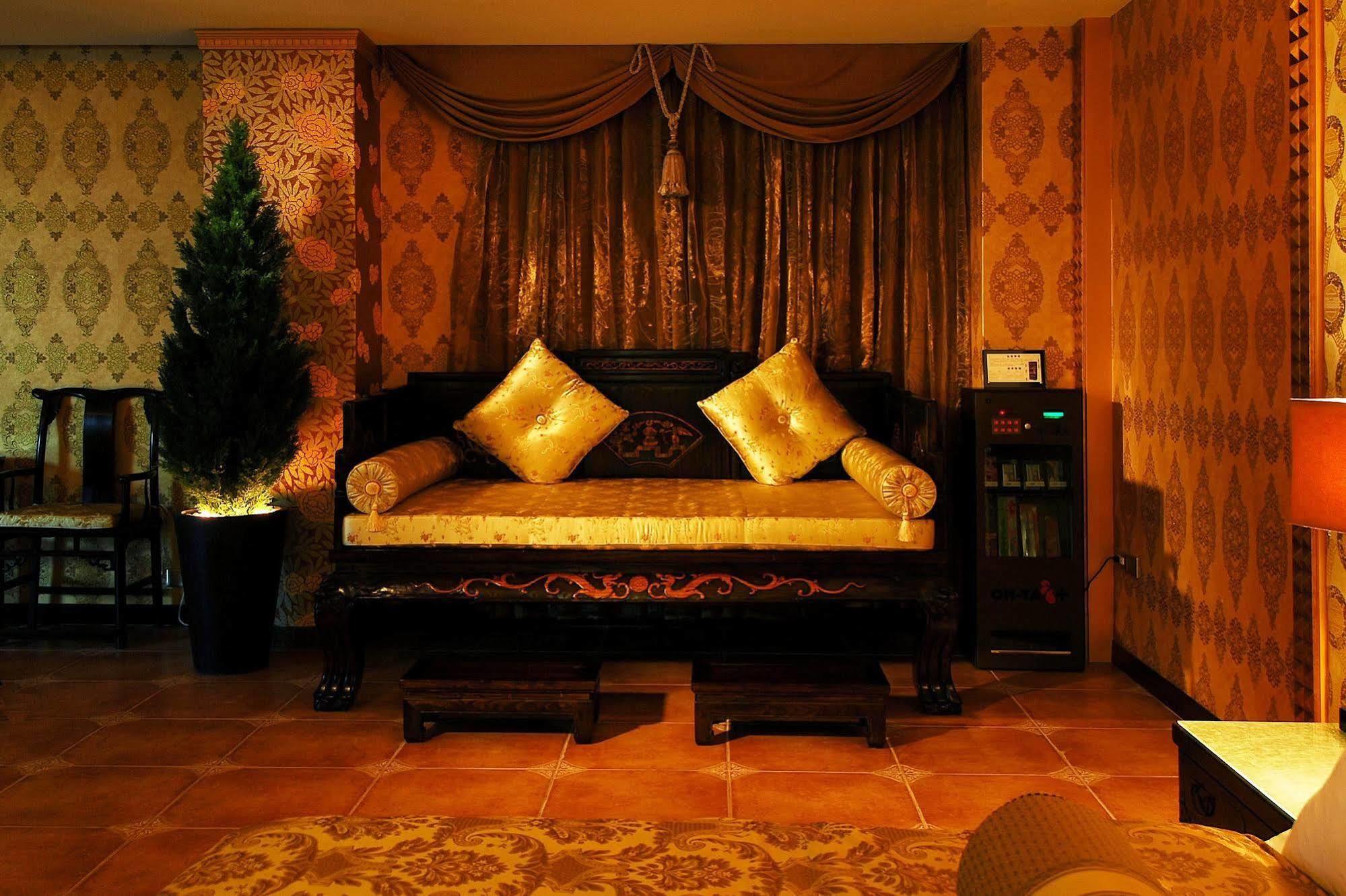 All-Ur Boutique Motel -Chia Yi Branch Цзяи Экстерьер фото